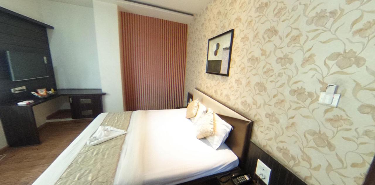 Hotel Pink Pearl Raigarh Zewnętrze zdjęcie