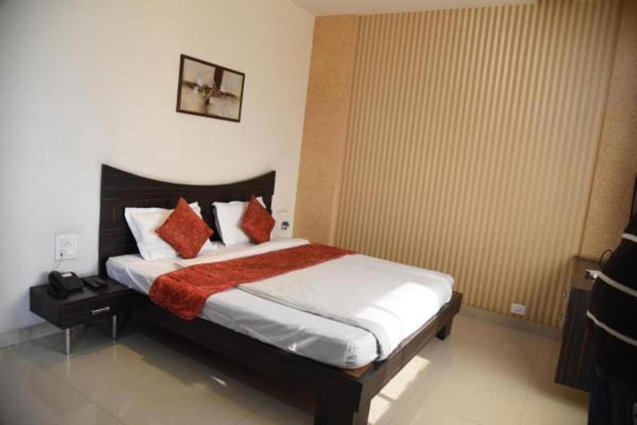 Hotel Pink Pearl Raigarh Zewnętrze zdjęcie