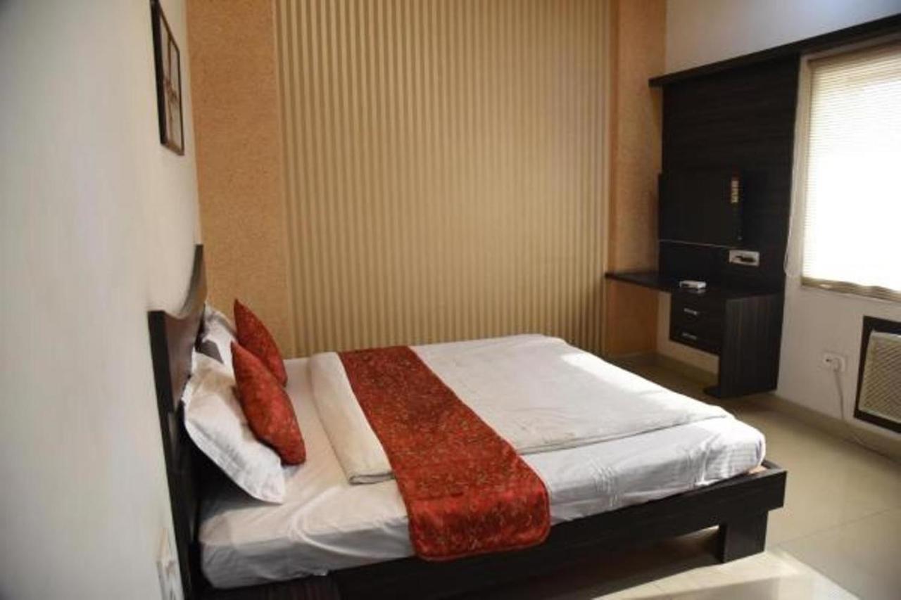 Hotel Pink Pearl Raigarh Zewnętrze zdjęcie
